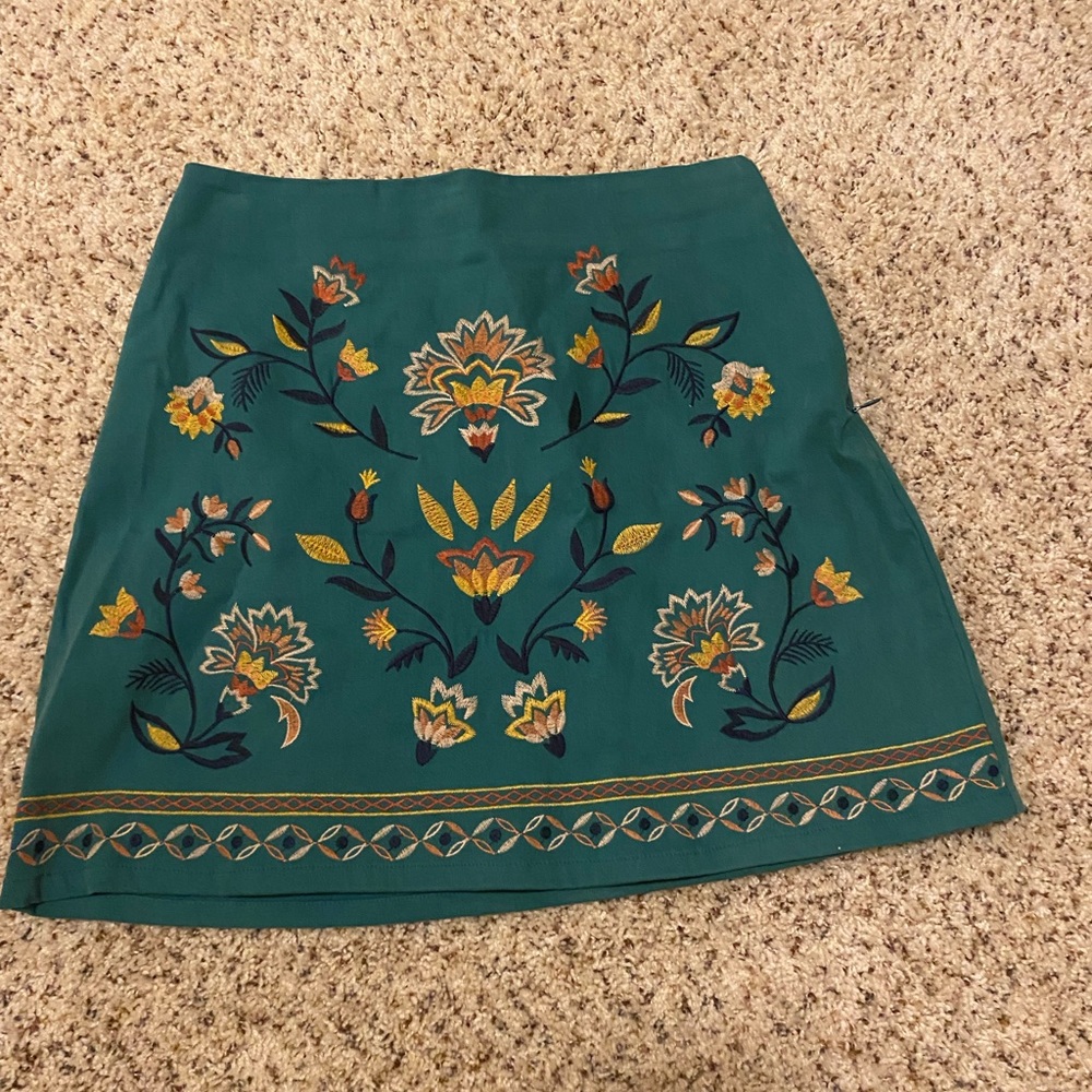 Embroidered mini skirt
